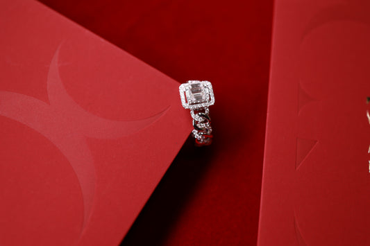 Emerald Isle 18KW Diamond Ring