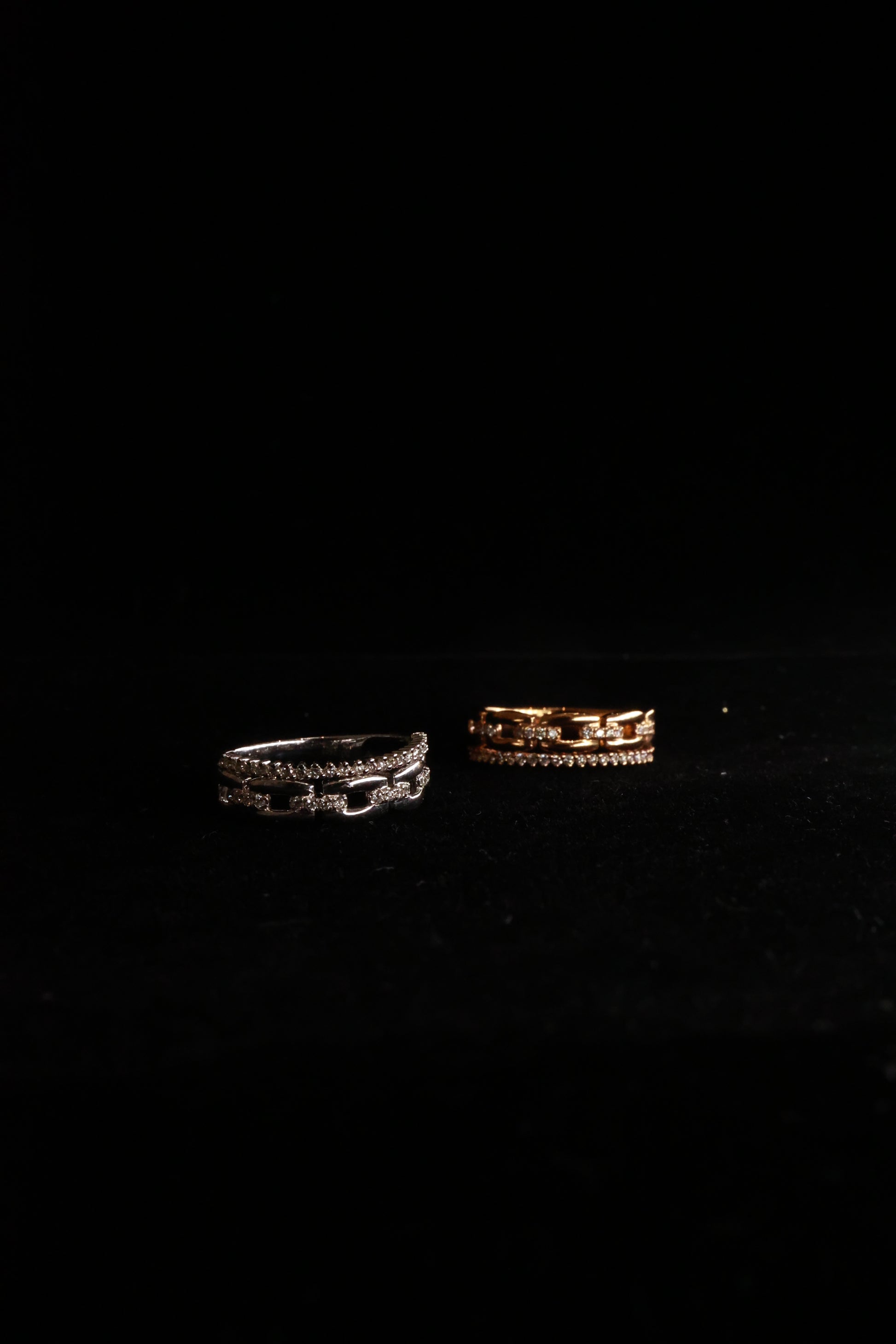 Roundel 18KW Diamond Ring