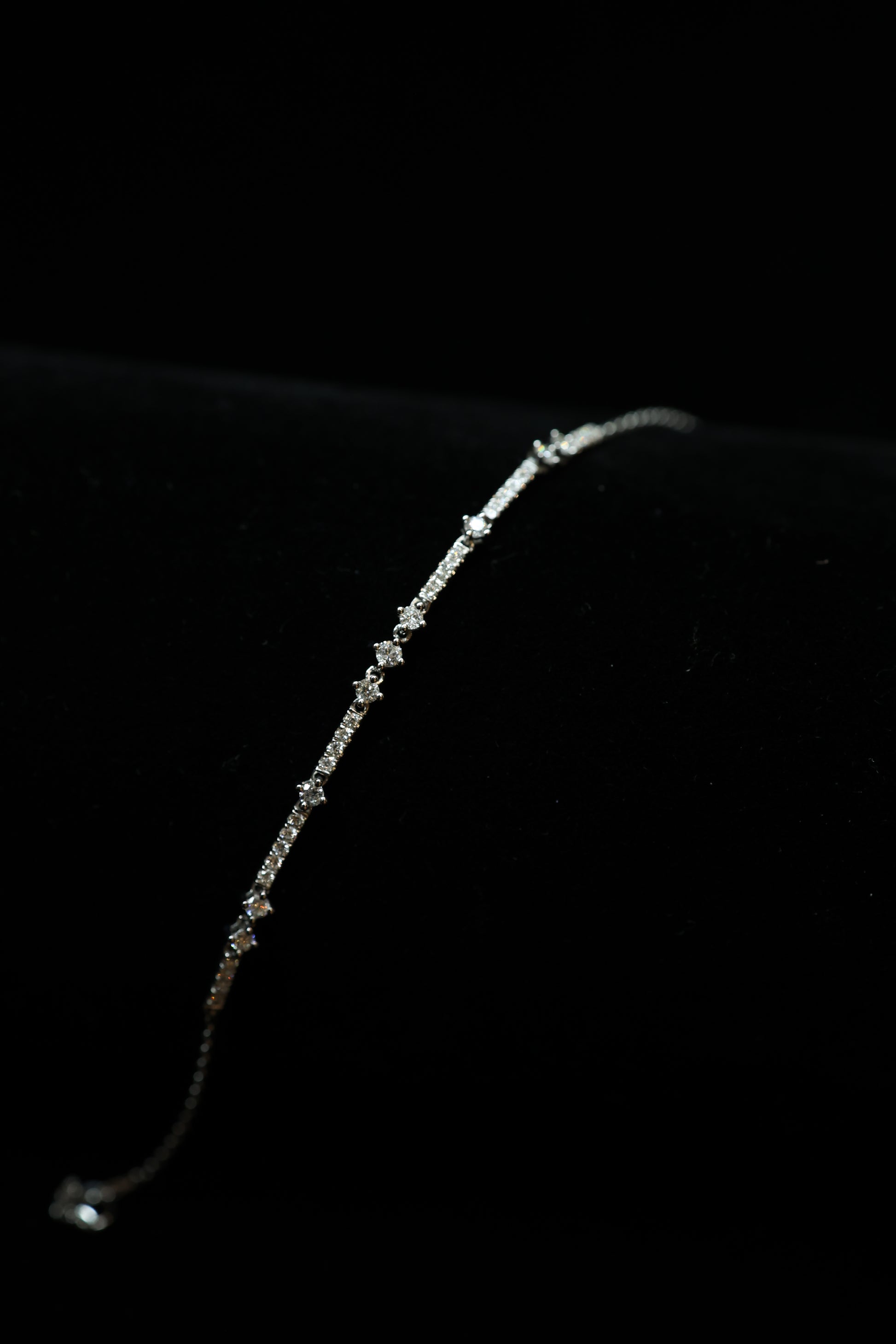 Starlike 18KW Diamond Bracelet