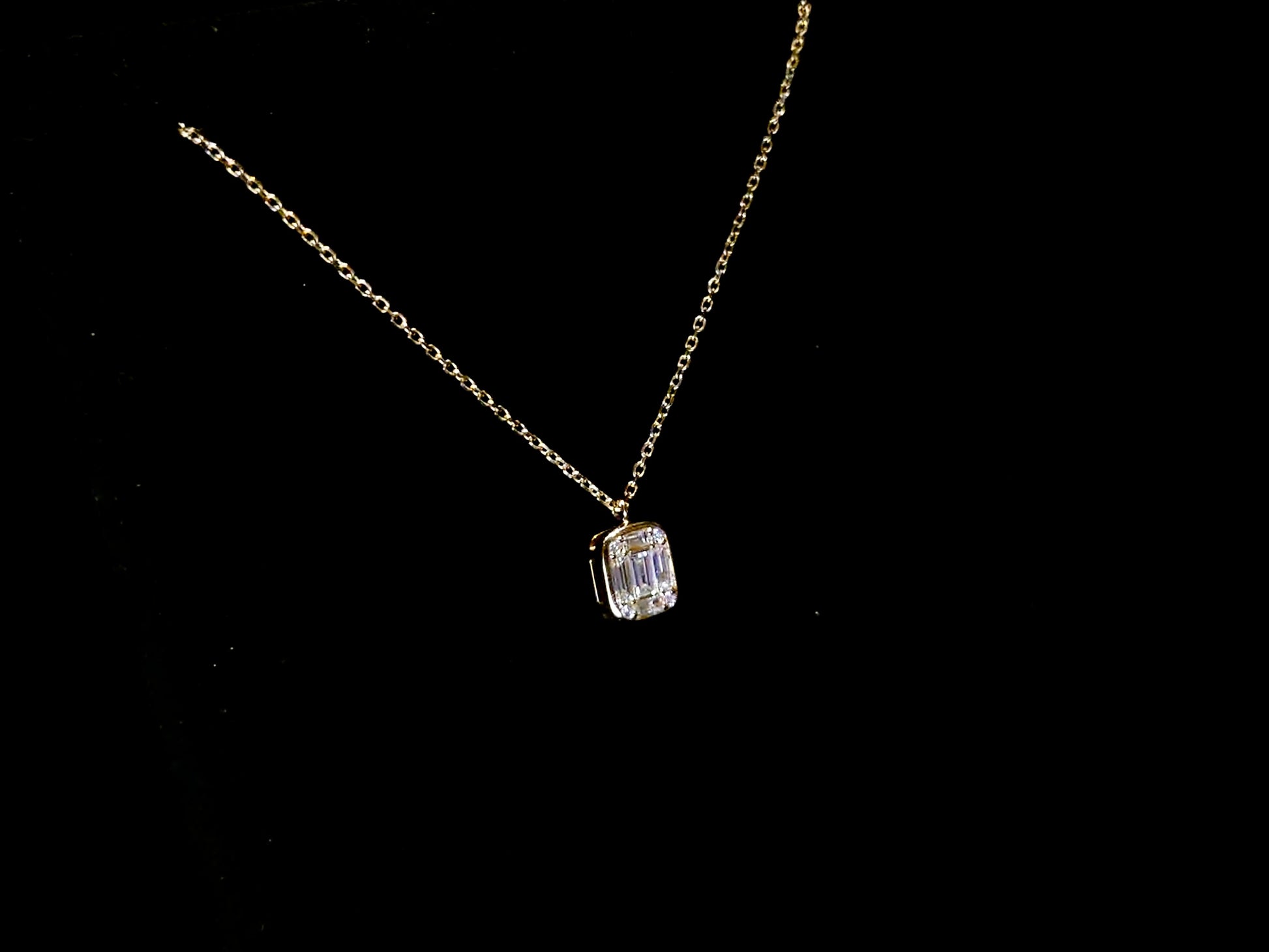 Brilliance 18KY Diamond Necklace