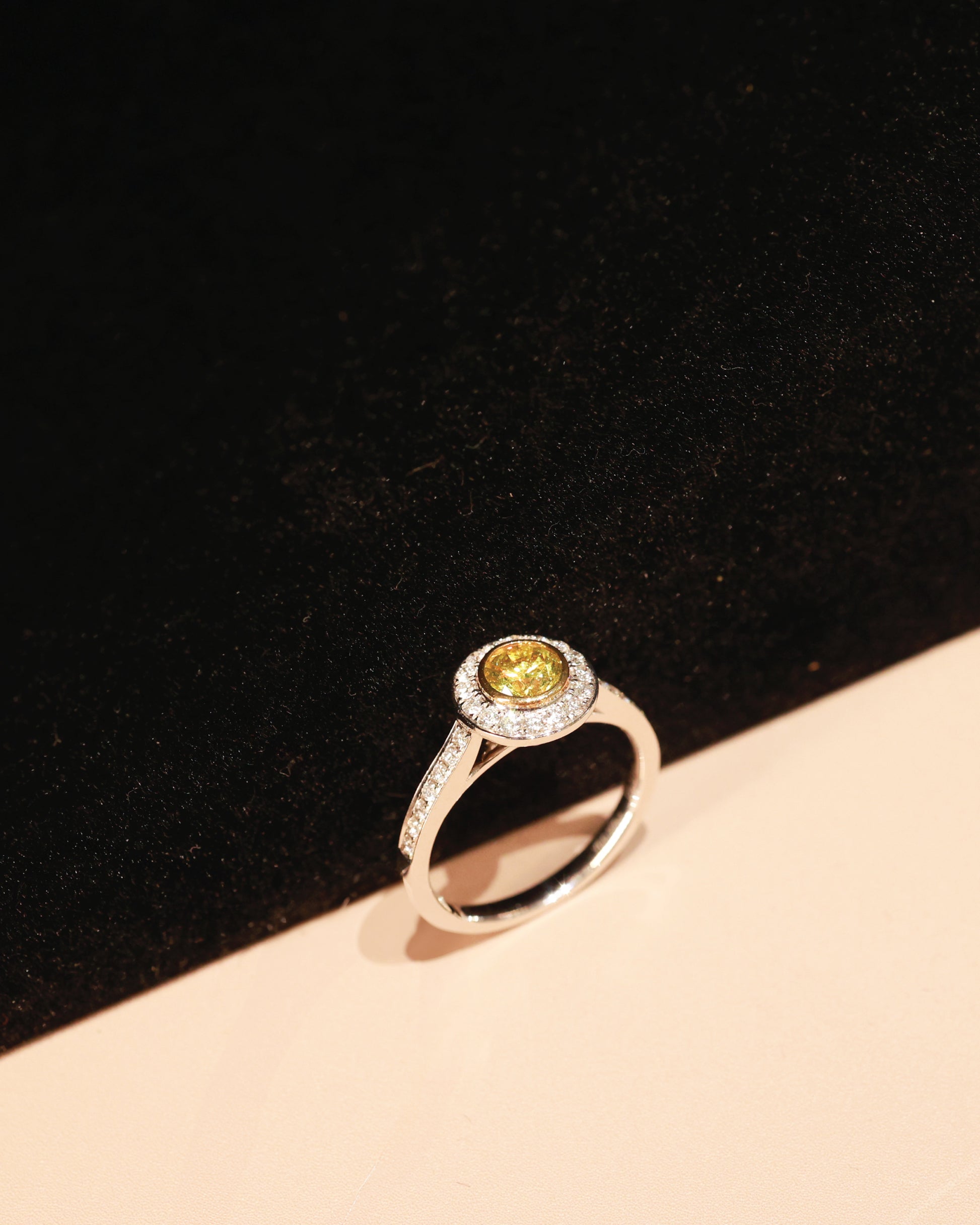 Solar 18KW Diamond Ring